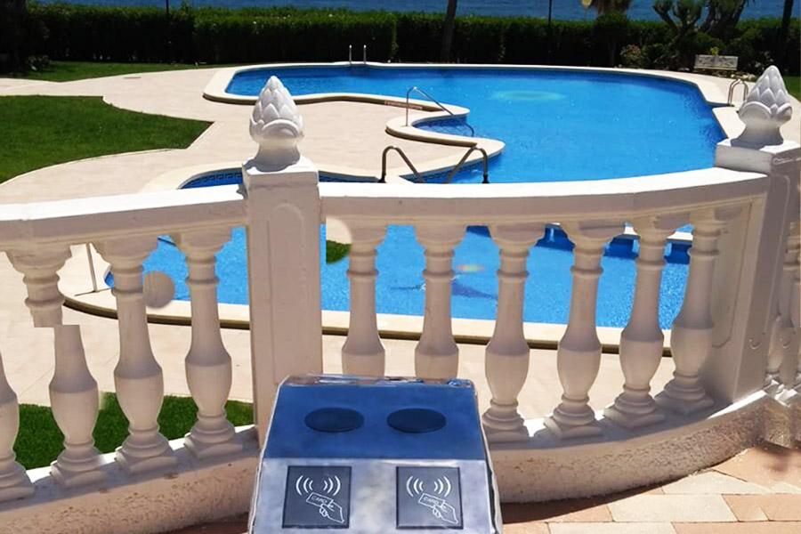 Sistema de control de acceso a piscina en comunidad de vecinos